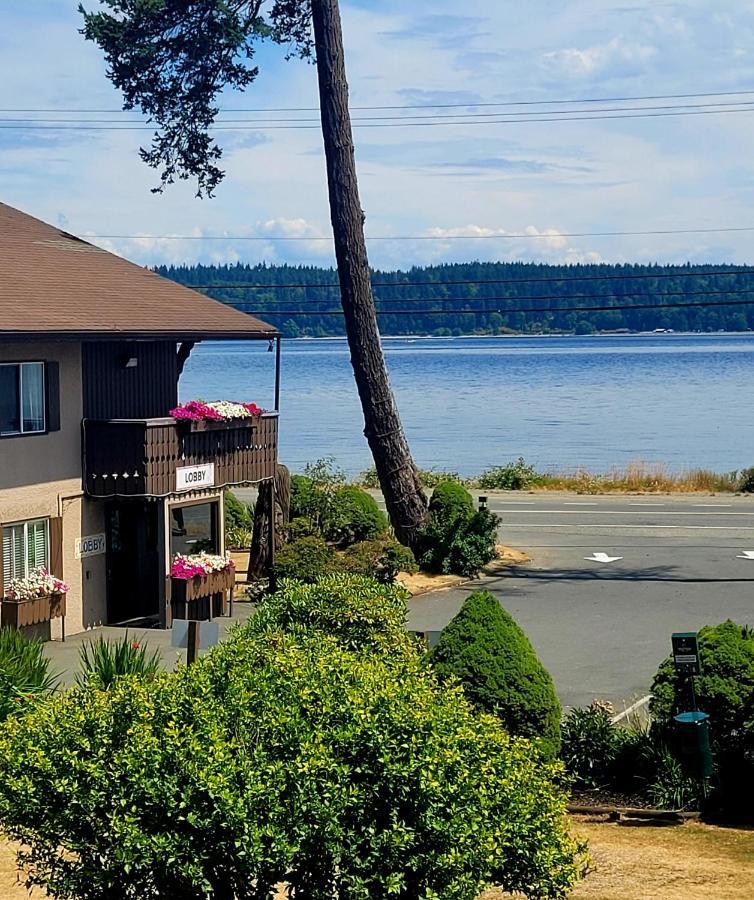 Ramada By Wyndham Campbell River Esterno foto